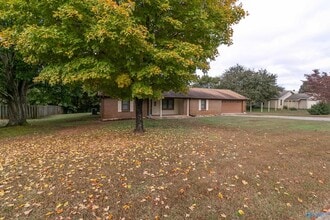 Building Photo - 313 Red Oak Rd