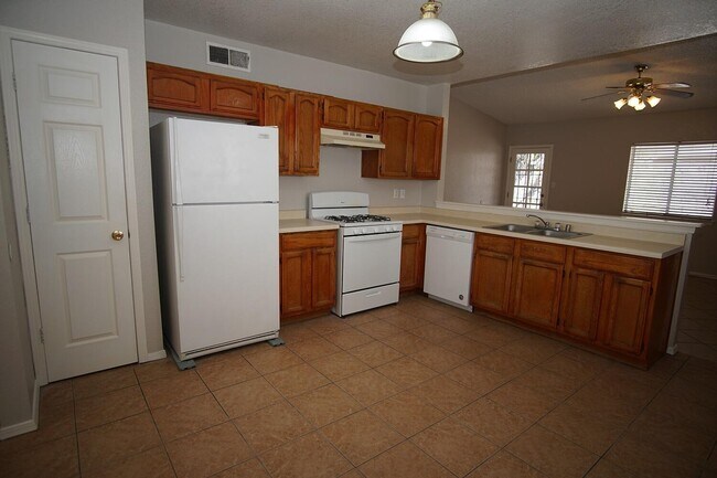 Building Photo - 1417 Desierto Rico Ave