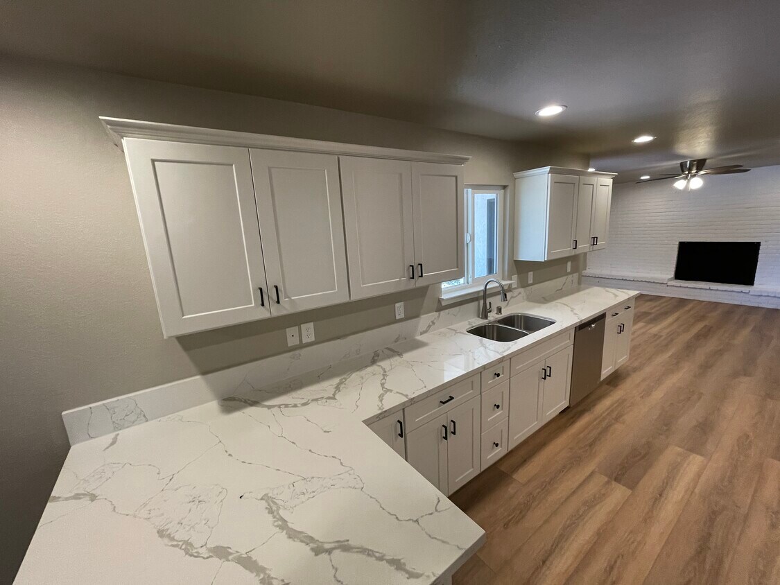 14269 Avenue 420, Orosi, CA 93647 House Rental in Orosi, CA