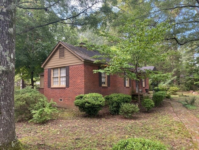 Building Photo - 555 Quinn Rd