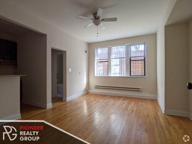 Building Photo - 4616 N Paulina St