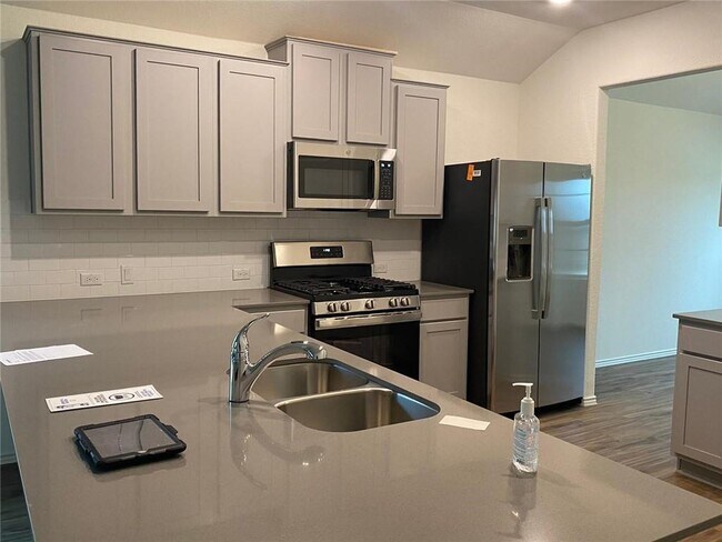 Foto del edificio - 6417 Turin Ln