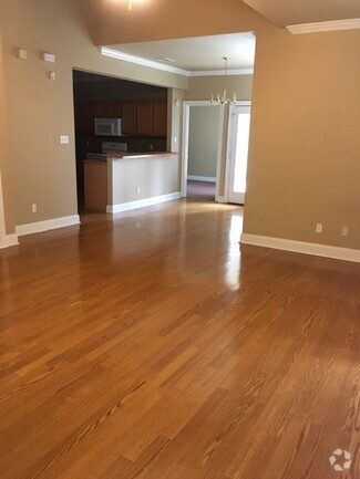 Building Photo - 305 Penny Ln