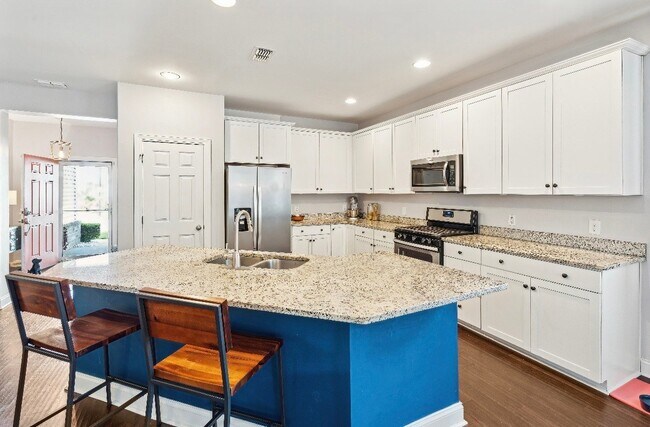Foto del edificio - 3084 Grand Bay Ln