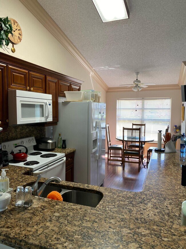 Foto del edificio - 12299 Forest Greens Dr