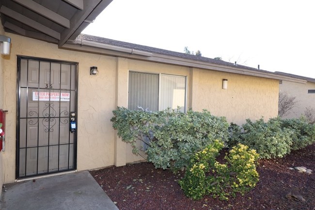 Building Photo - 1515 Montecito Rd