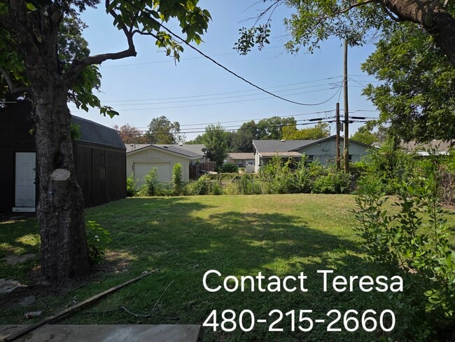 Foto del edificio - 4325 Chestnut Dr