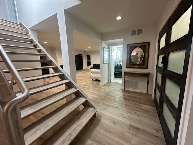Foto del edificio - 5128 Llano Dr