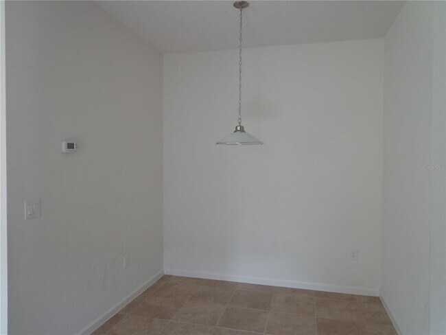 Foto del edificio - 16154 St Clair St