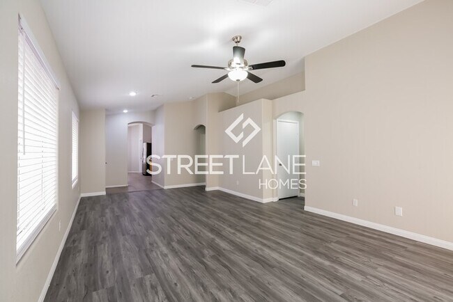 Building Photo - 3 Bedroom in Las Vegas!