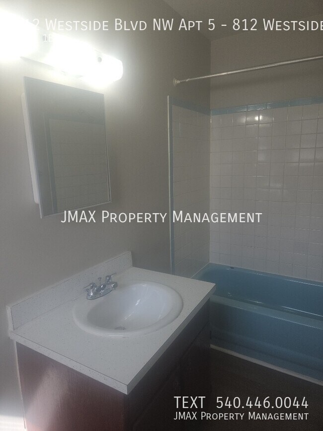 Building Photo - 812 Westside Blvd NW