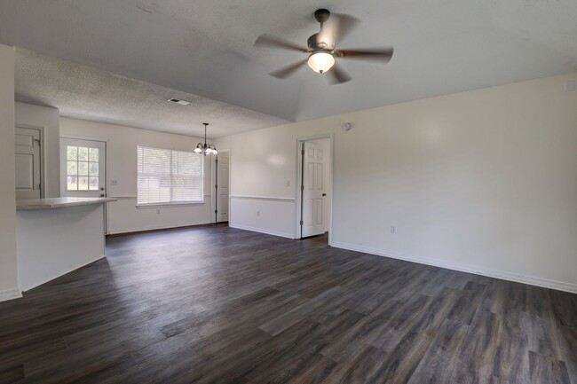 Building Photo - Move in special! 1/2 Off the first full mo...