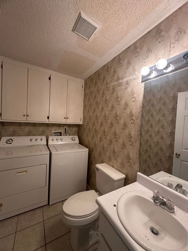 Building Photo - Dunwoody Subdivision