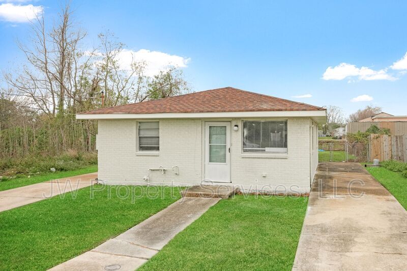 Foto principal - 4822-4824 Dodt Ave