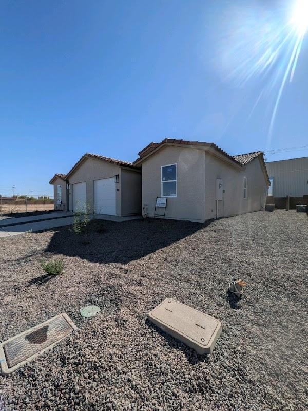 Building Photo - 1373 W Rose Pl