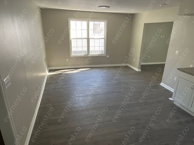 Building Photo - 23790 Tuscany Ave