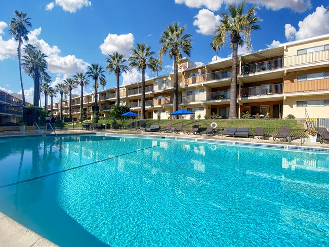 Building Photo - DIPLOMAT PARK APARTMENTS