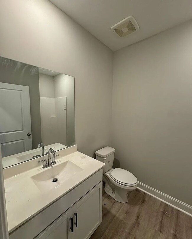 Building Photo - 308 Hillview Mls Blvd