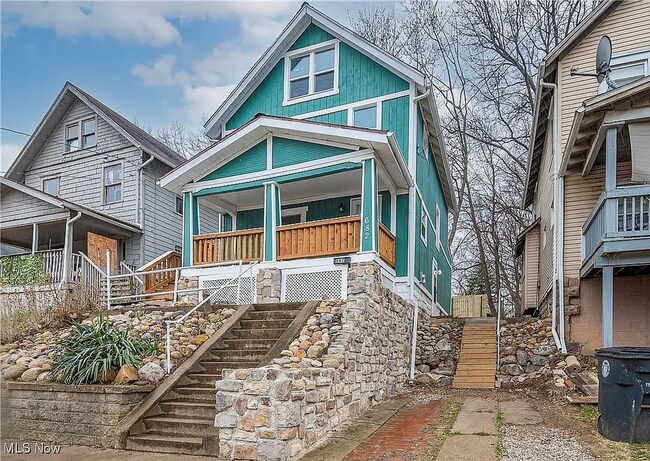 Building Photo - Now Leasing Spacious 4-Bedroom Home in Uni...