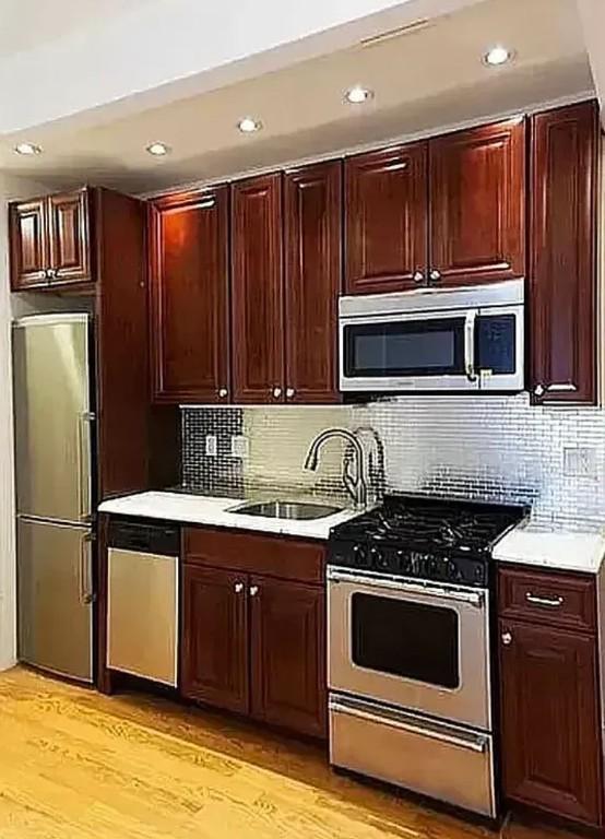 Foto principal - 2 bedroom in New York NY 10019