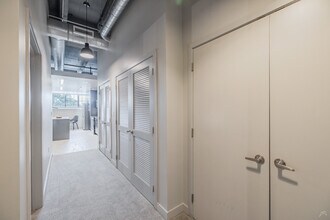 Building Photo - Roaster's Block