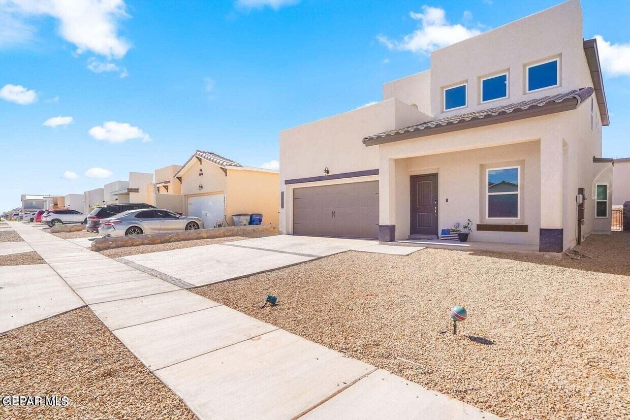 Foto principal - 14937 John McNeely Ave