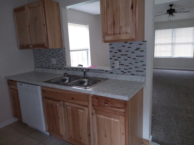 Building Photo - 4201 W Bethany Dr