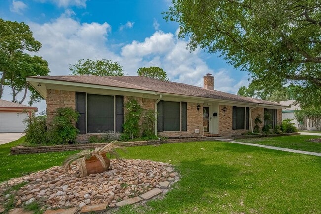Building Photo - 15222 Torry Pines Rd