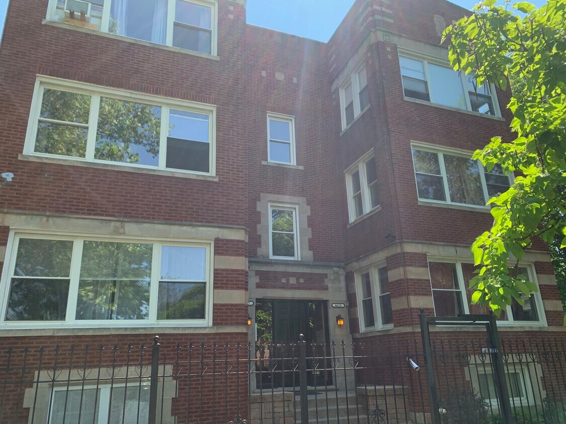 Foto principal - 4615 N Lawndale Ave
