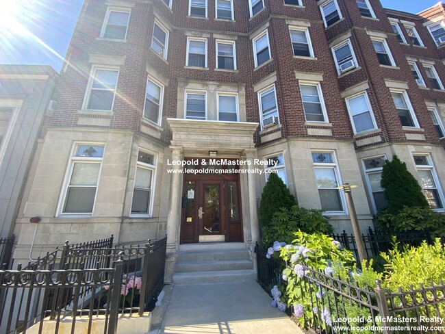 Building Photo - 55 Queensberry St