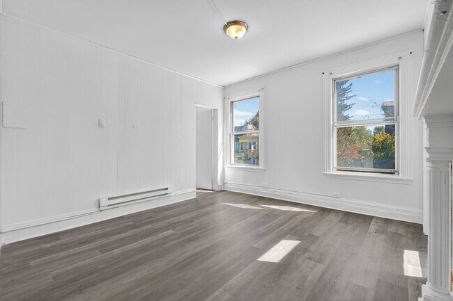 Building Photo - 49 S Hamilton St