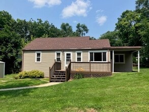 Building Photo - 34000 White Oak Dr