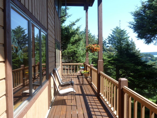 Sunny deck - 1010 Steller Way