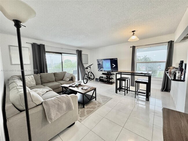 Foto del edificio - 505 S Pine Island Rd