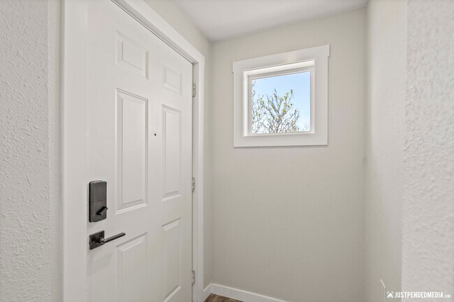 Entry door - 1029 Juneau St