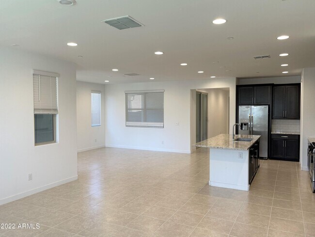 Foto del edificio - 9849 E Tahoe Ave