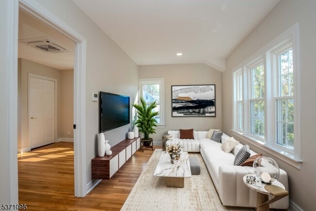 Foto del edificio - 135 Main St