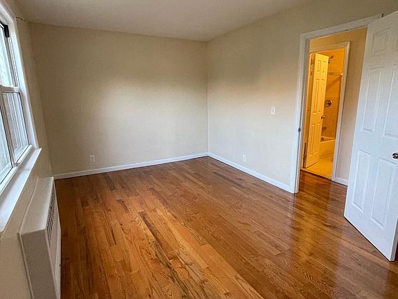 Foto del edificio - 1274 E 53rd St