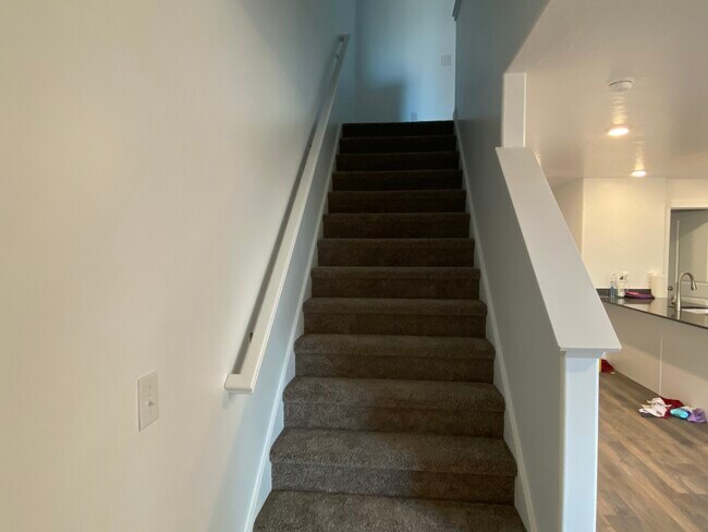 Building Photo - 943 Thunderbolt Ct