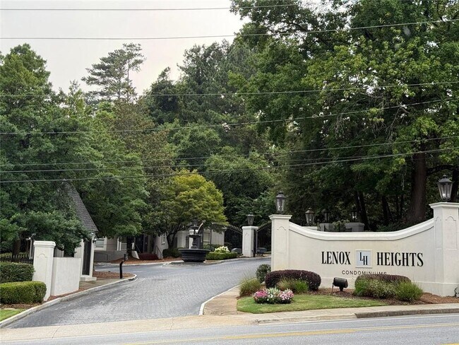 Foto del edificio - 1308 Pine Heights Dr NE
