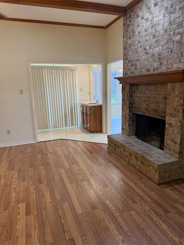 Foto del edificio - 12922 Chandler Dr