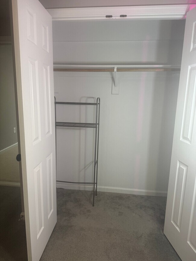 Foto del edificio - 5122 Lake Terrapin Dr