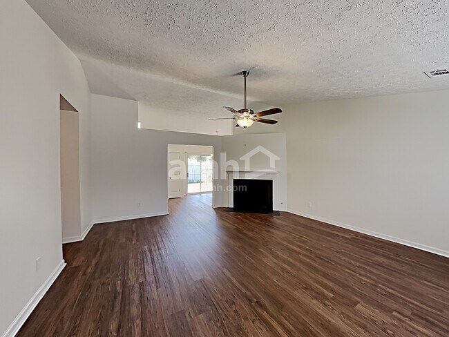 Foto del edificio - 4025 River Rock Way