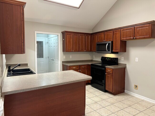 Building Photo - 162 Romie Dr