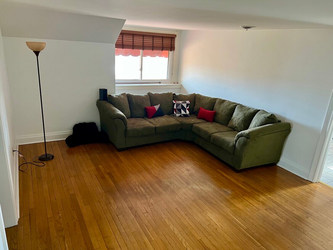 165 Beeson Ave Unit 4, Uniontown, PA 15401 Apartments in Uniontown