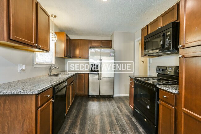 Building Photo - 205 E Chaney DR