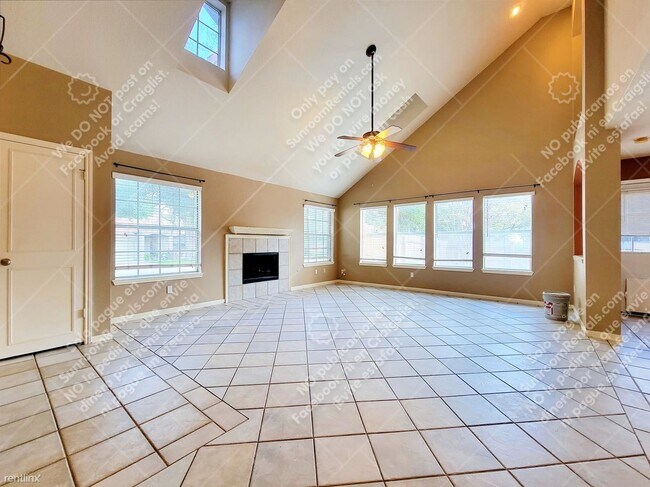 Foto del edificio - 3 br, 2.5 bath House - 1530 Arusha St