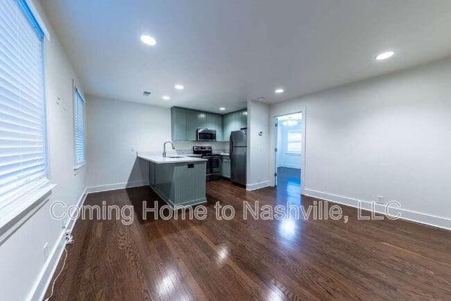Building Photo - 818 Fatherland St