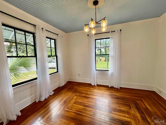 Foto del edificio - 101 Central Ave