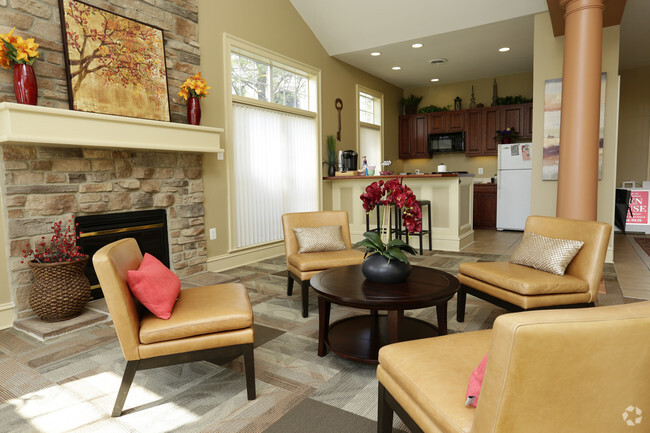 Casa club - Grove at Flynn's Crossing Apartments